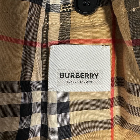 Burberry Diamond Quilted Thermoregulated Jacket. - Picture 4 of 8